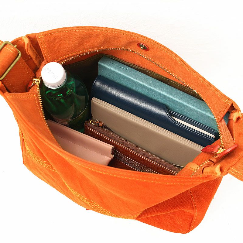 究極のstoragebag アーミーダック BAGGY'S ANNEX アルバートンアーミーダックバイオ ショルダーバッグ